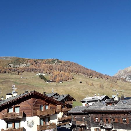Garni Al Silvestri Vei Hotell Livigno Exteriör bild