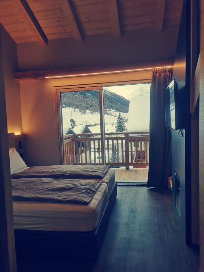 Garni Al Silvestri Vei Hotell Livigno Exteriör bild