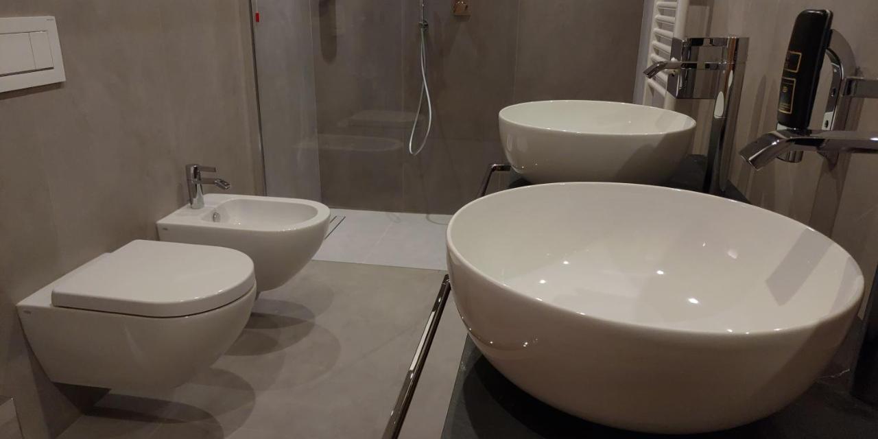 Garni Al Silvestri Vei Hotell Livigno Exteriör bild