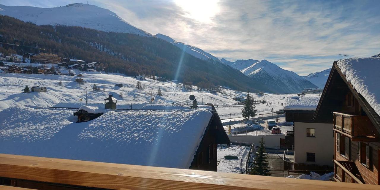 Garni Al Silvestri Vei Hotell Livigno Exteriör bild