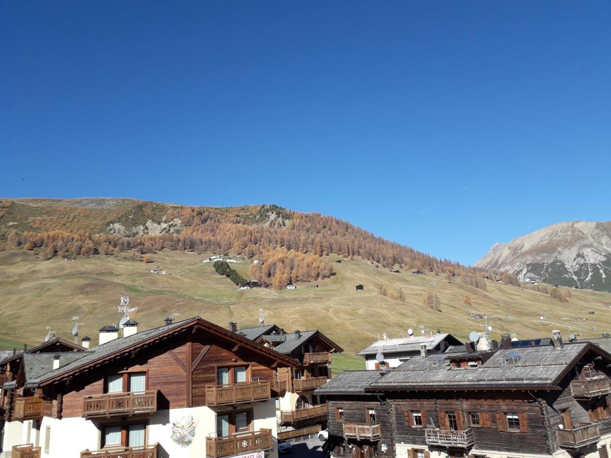 Garni Al Silvestri Vei Hotell Livigno Exteriör bild