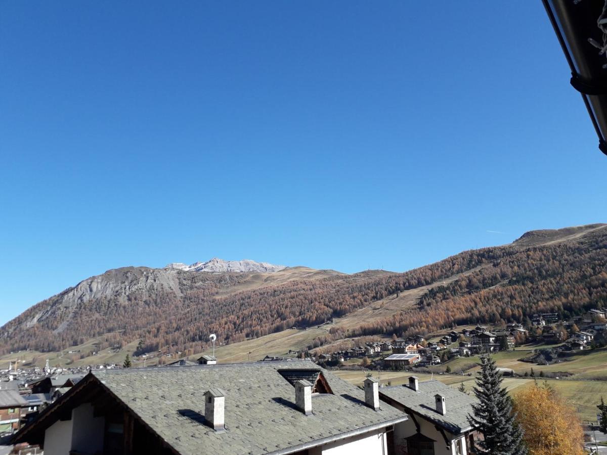 Garni Al Silvestri Vei Hotell Livigno Exteriör bild